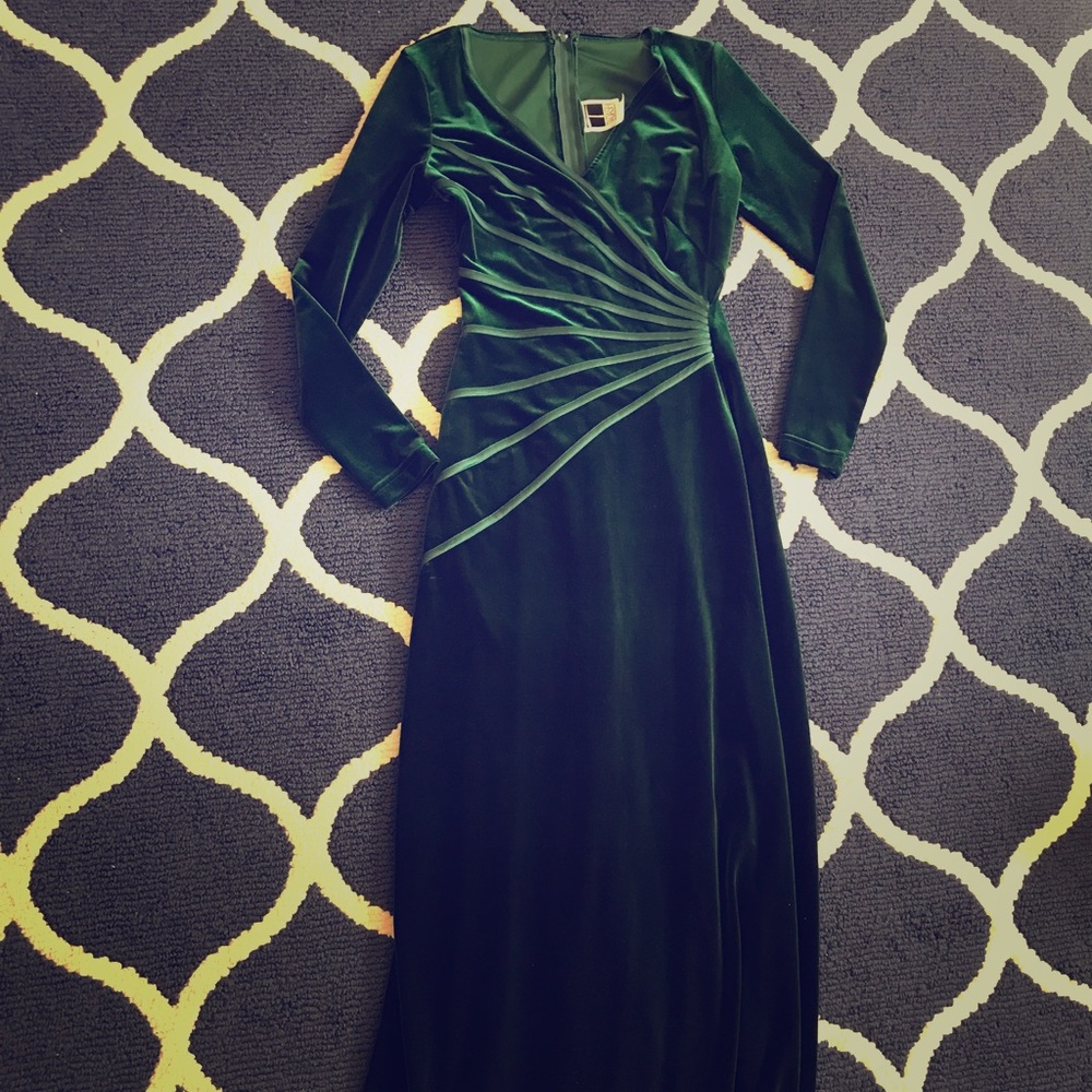 Tadashi Shoji Emerald Green Velvet Gown Medium